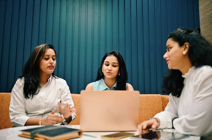 peer-to-peer recognition can help improve peer communication