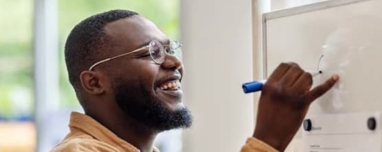 Exploring 3 Ways Recognition Improves Business Performance Featured Image