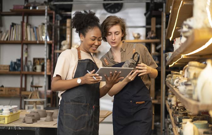 peer-to-peer recognition helping connection