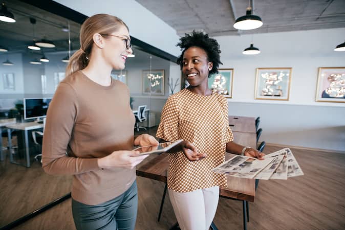 peer-to-peer recognition strengthens working relationships