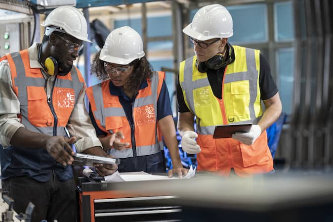 a peer-to-peer recognition program improves a team's ability to problem solve