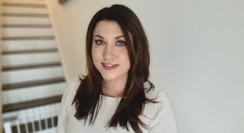 headshot photo of Nadine Krakowitzer