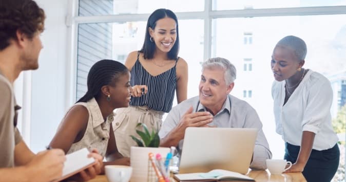 A team leader helps employees ensure their career development and personal growth and create an action plan for better engagement